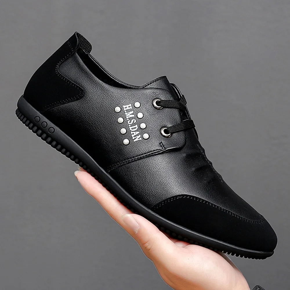 2026 Men Shoes Leisure Leather Shoes for Men White Footwear Summer Trend Breathable Soft Casual Sneakers British Peas Shoes
