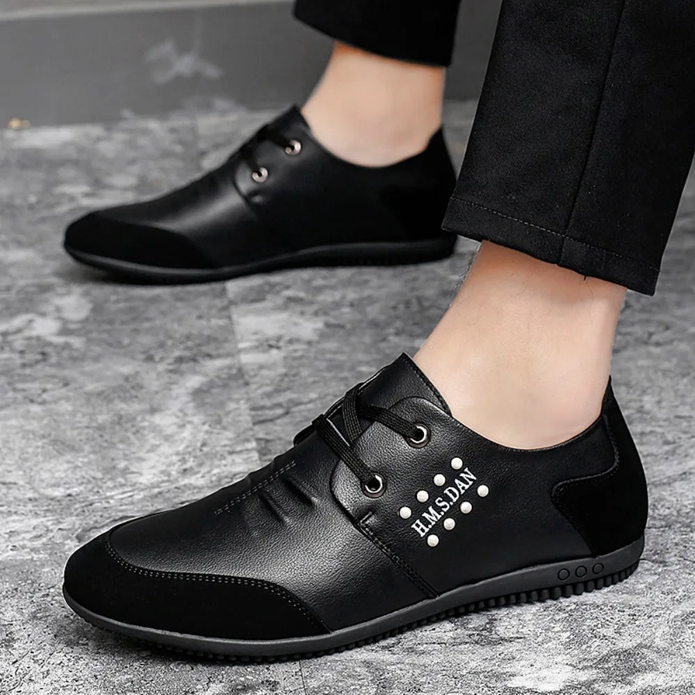 2026 Men Shoes Leisure Leather Shoes for Men White Footwear Summer Trend Breathable Soft Casual Sneakers British Peas Shoes