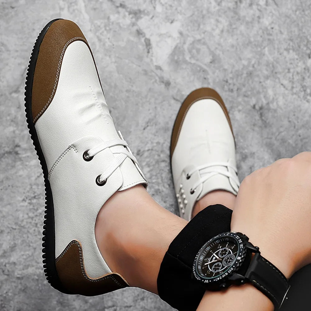 2026 Men Shoes Leisure Leather Shoes for Men White Footwear Summer Trend Breathable Soft Casual Sneakers British Peas Shoes